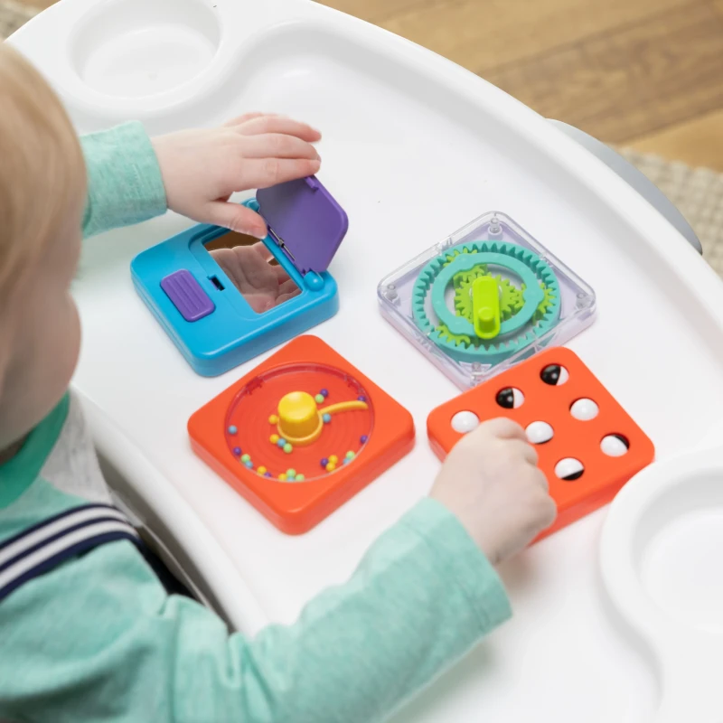 Sensoryczny Kwadrat Biało-Czarne Kuleczki PlayTab Fat Brain Toys
