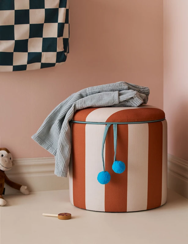 Pufa cylindryczna ze schowkiem brązowy Kid's Concept