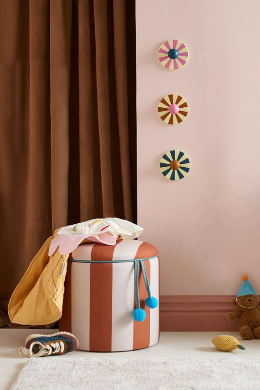 Pufa cylindryczna ze schowkiem brązowy Kid's Concept