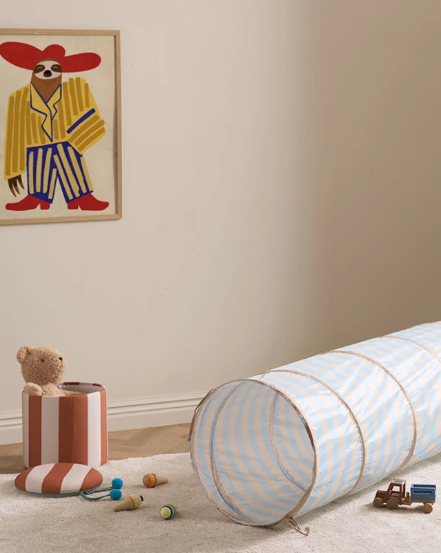 Pufa cylindryczna ze schowkiem brązowy Kid's Concept