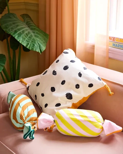 Poduszka cukierek - różowa - PIPPI Kid's Concept