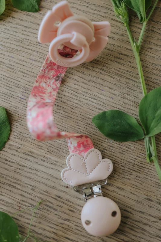 Drewniana zawieszka do smoczka River Rose Elodie Details