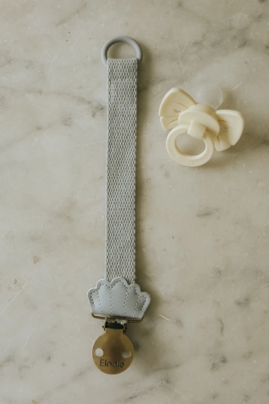 Smoczek silikonowy Binky Bow - 0-6m Oat white Elodie Details