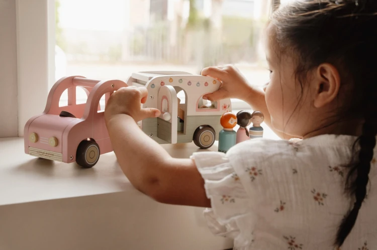 toy-car-with-caravan-ld8022-8 - Large.jpg
