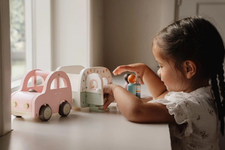toy-car-with-caravan-ld8022-10 - Large.jpg