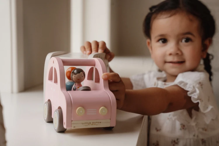 toy-car-with-caravan-ld8022-14 - Large.jpg