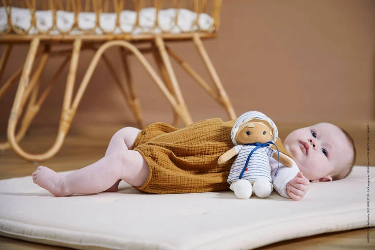 pol_pl_Kaloo-Lalka-Eli-25-cm-w-pudelku-Tendresse-10045_4.jpg