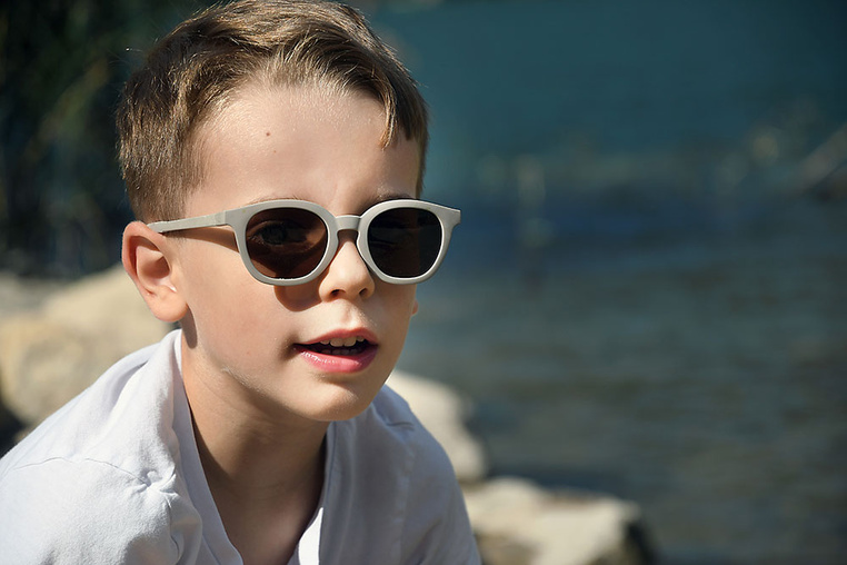 Okulary przeciwsłoneczne dla dzieci 4-6 lat Sunny Velvet grey Beaba