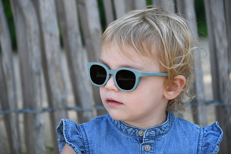 Okulary przeciwsłoneczne dla dzieci 2-4 lata Bright Smokey green Beaba