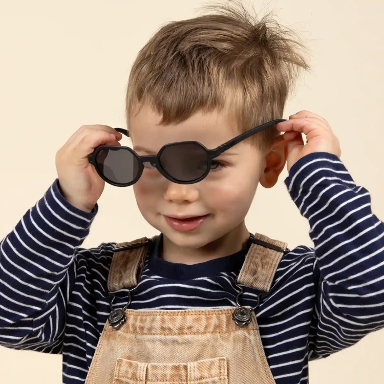 pol_pl_Ki-ET-LA-Okulary-przeciwsloneczne-OoZZ-0-1-Black-1410_8.webp