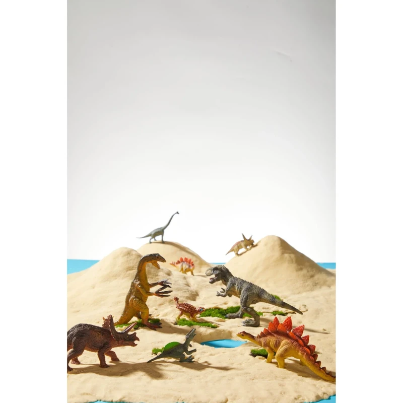 Zestaw 24 figurek dinozaurów w zestawie z przenośnym pudełkiem mideer