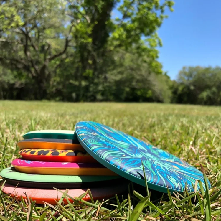 Frisbee-Waboba-Wingman-Palm-Rows_5B109205D_1200.webp
