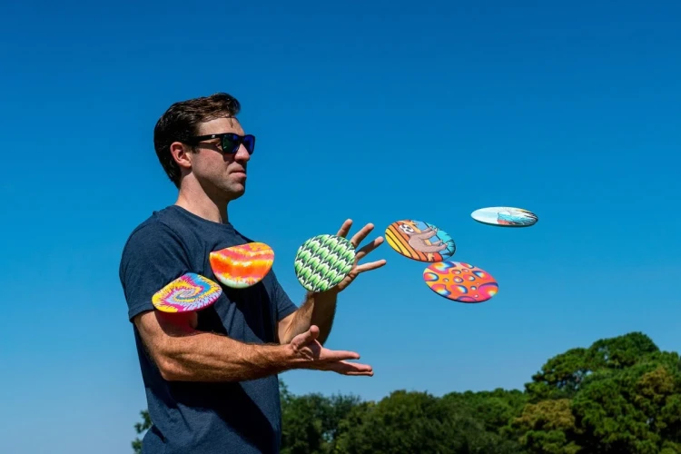 Frisbee-Waboba-Wingman-Liquid-Drops_5B108625D_1200.webp