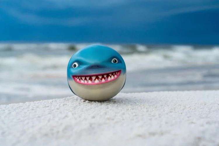 Pileczka-Waboba-Sharky-Shark_5B110305D_1200.webp