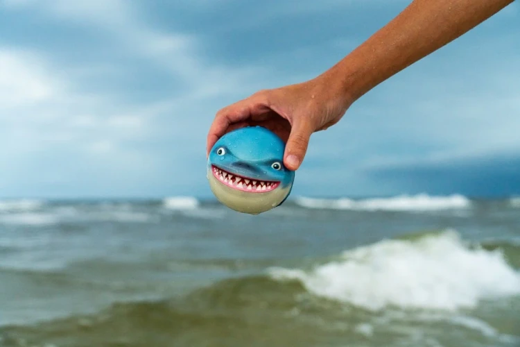 Pileczka-Waboba-Sharky-Shark_5B110315D_1200.webp
