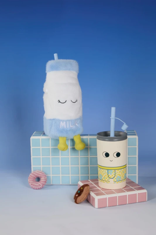 Butelka termiczna w pluszowym etui Fuzzie Millie Mleko 360 ml Asobu