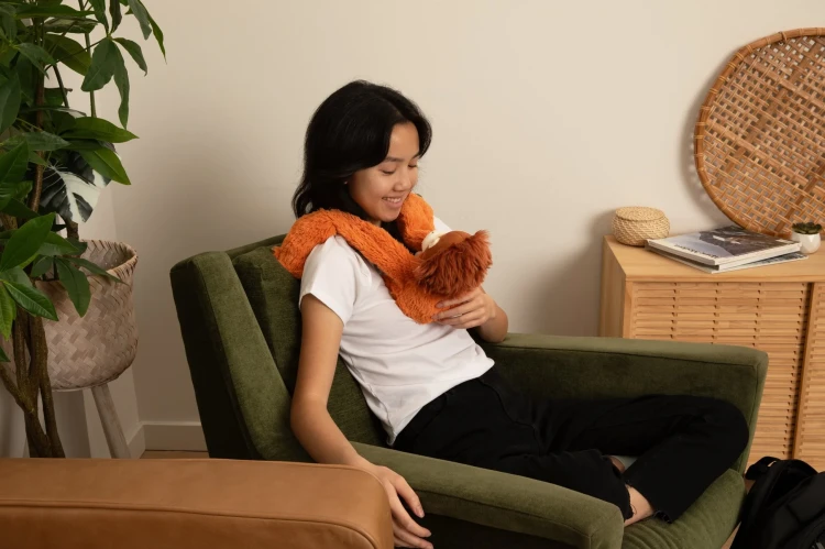 pluszak-obciazeniowy-orangutan-ollie-hugimals (6).webp