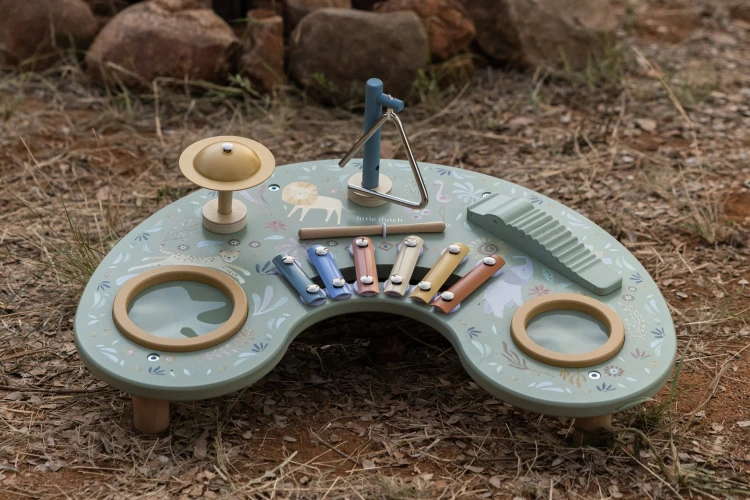 music-table-safari-friends-LD7478-1 - Large1.jpg