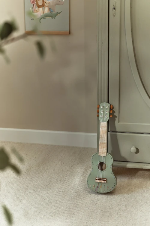 wooden-guitar-green-safari-friends-LD7470-4 - Large1.jpg