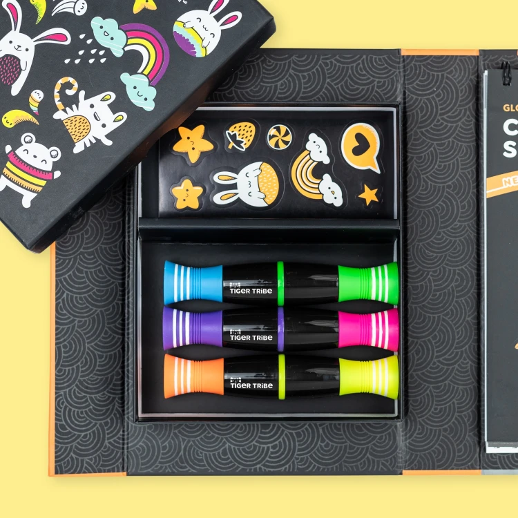 ASC_6-0239_Neon-Colouring-Set-Glow Friends_05 (2).jpg