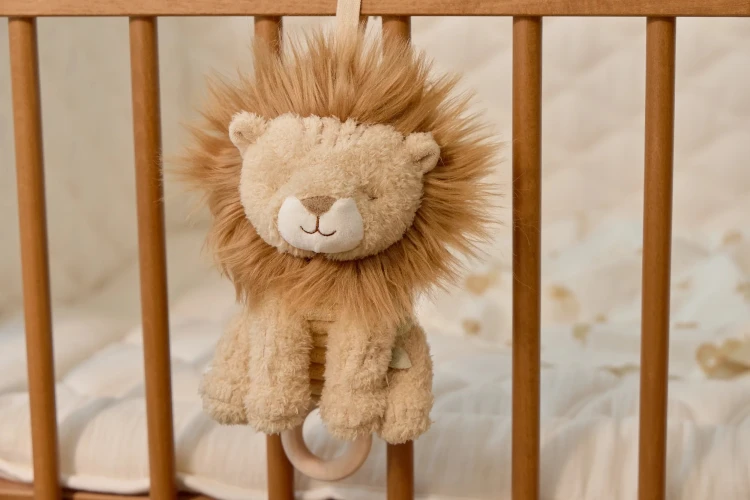 music-box-lion-yellow-LD8330-1 - Large.jpg