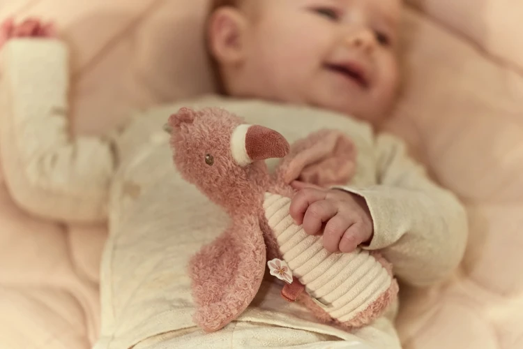 squeeze-rattle-flamingo-pink- LD8301-3 - Large.jpg