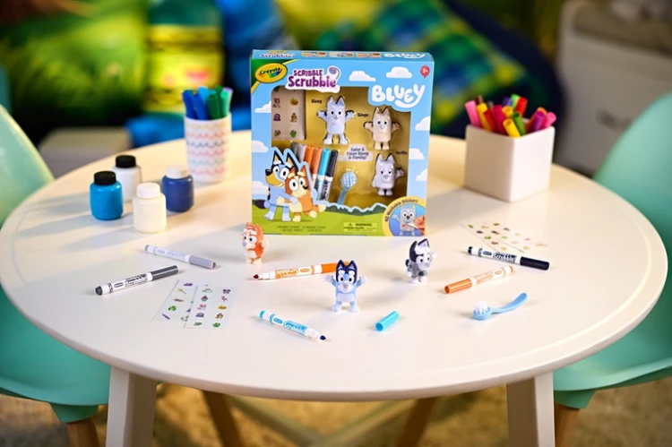 pol_pl_Crayola-Figurki-do-malowania-i-mycia-zestaw-zwierzatka-4-szt-flamastry-zmywalne-6-szt-szczoteczka-naklejki-Washimals-Bluey-3-14811_7.jpg