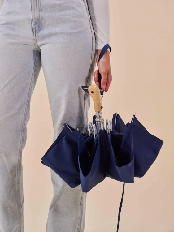 original-duckhead-navy-best-windproof-umbrella-2.webp
