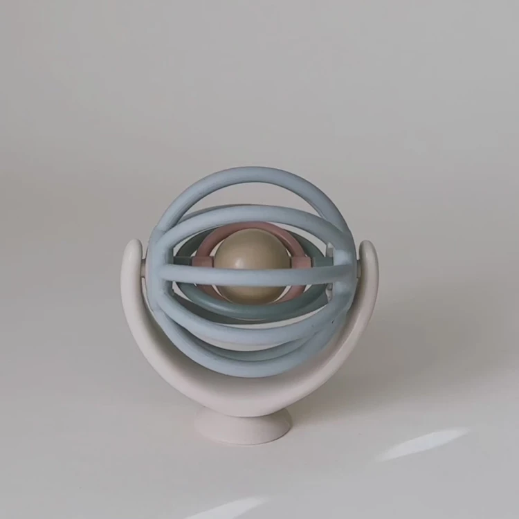 spinner-sensoryczny-z-przyssawka-3d-ball-mushie (13).jpg
