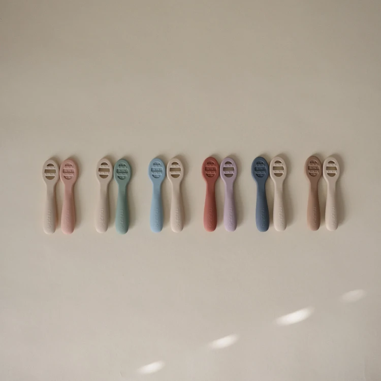 Pierwsze Łyżeczki dla Niemowląt 2-pack Cambridge Blue/Shifting Sand Mushie