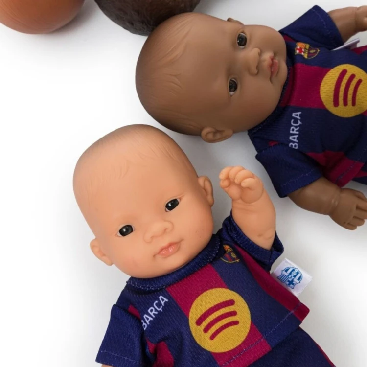 lalka-fc-barcelona-dziewczynka-azjatka-21-cm_29990_6.jpg