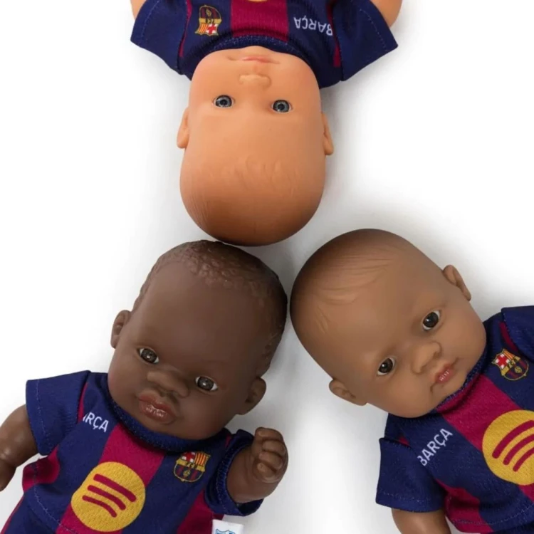 lalka-fc-barcelona-chlopiec-latynos-21-cm_29989_4.jpg