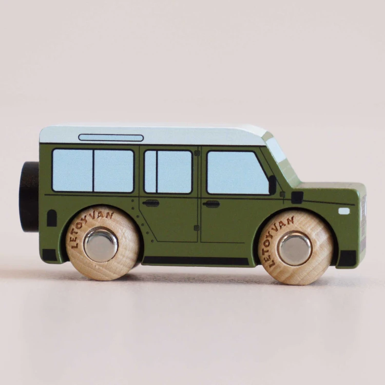 Kolekcjonerski samochodzik GT150 Archie terenowy drewniane auto Le Toy Van