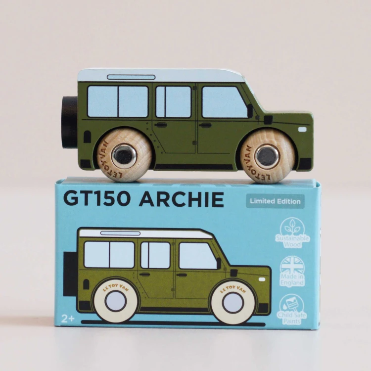 Kolekcjonerski samochodzik GT150 Archie terenowy drewniane auto Le Toy Van
