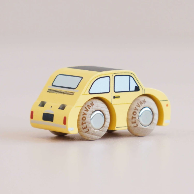 Kolekcjonerski samochodzik GT60 Fifi osobowe drewniane auto Le Toy Van
