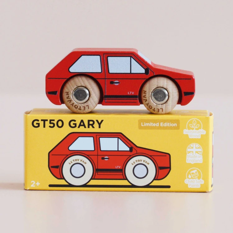 Kolekcjonerski samochodzik GT50 Gary osobowe drewniane auto Le Toy Van