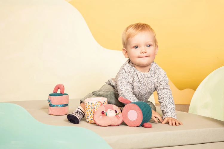 Wałek dźwiękowy 4-elementowy Kotka Jeanne 6 m+ Lilliputiens
