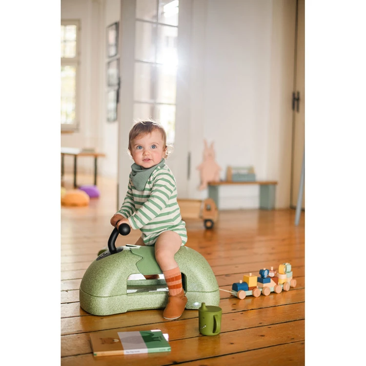 pol_pl_SCOOTANDRIDE-My-First-Ewolucyjny-jezdzik-pchacz-3w1-6-m-Olive-10073_11.jpg