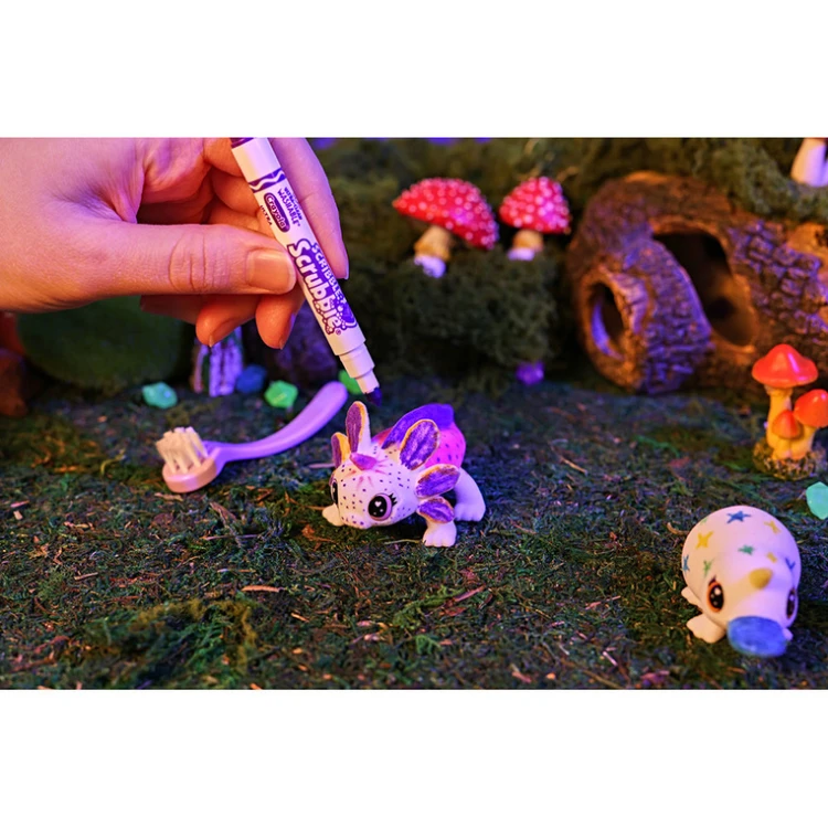 pol_pl_Crayola-Figurki-do-malowania-i-mycia-zestaw-zwierzatka-7-szt-flamastry-zmywalne-5-szt-szczoteczka-Scribble-Scrubbie-Unipets-3-15560_56.jpg