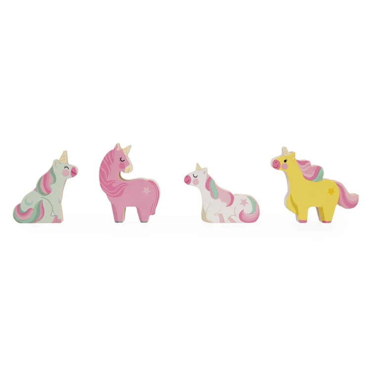 pol_pl_Janod-Drewaniany-domek-jednorozcow-z-5-akcesoriami-Jednorozce-18m-13437_9.jpg