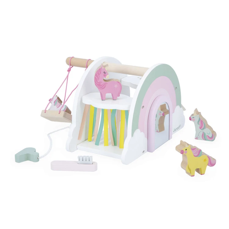 pol_pl_Janod-Drewaniany-domek-jednorozcow-z-5-akcesoriami-Jednorozce-18m-13437_4.jpg