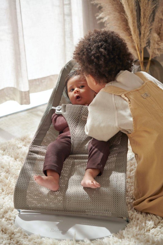 BABYBJORN - leżaczek BLISS MESH - Szary Beż