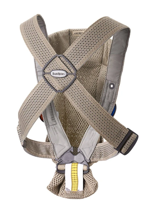 pol_pl_BABYBJORN-MINI-3D-Mesh-nosidelko-Szary-Bez-10023_24.jpg