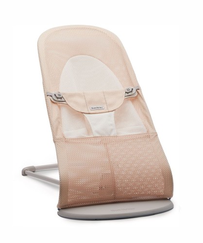 pol_pl_BABYBJORN-lezaczek-BALANCE-SOFT-MESH-Rozowy-Bialy-16959_1.jpg