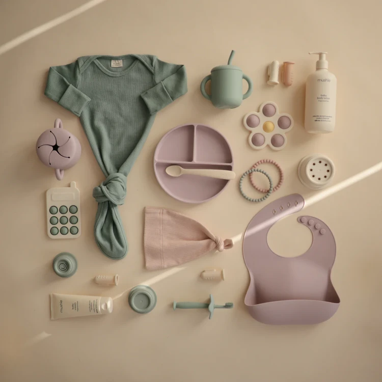 clothing_flatlays-6_1368x_wynik.png