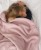 kocyk-bambusowy-powder-pink-80x100-memi-3.jpeg