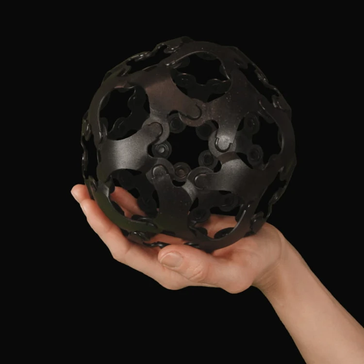 Binabo_bW_Ball_30_chips.web.jpg
