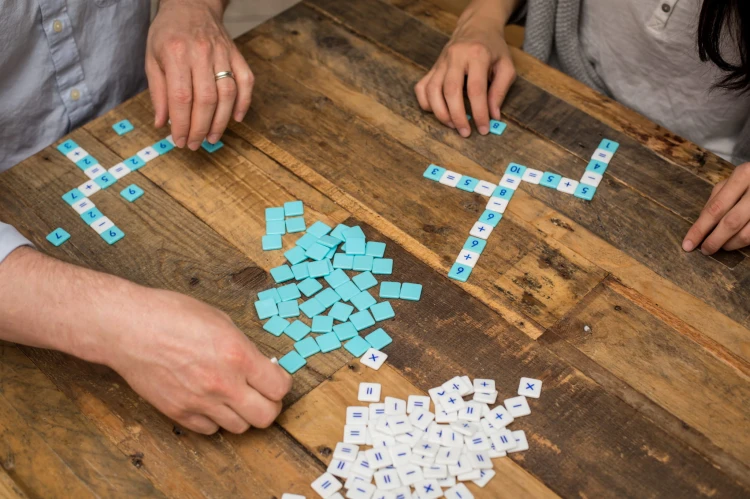 Möbi Adult Players 1.jpg