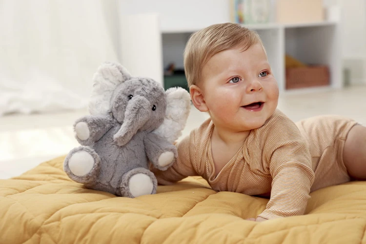 cloud-b-elliot-elephant-on-the-go-szumiacy-slonik-z-pozytywka_23007_7.jpg
