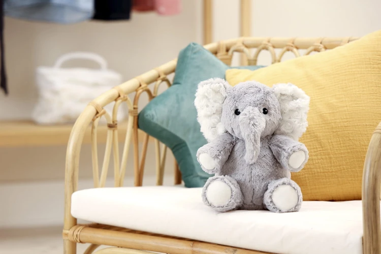 cloud-b-elliot-elephant-on-the-go-szumiacy-slonik-z-pozytywka_23007_10.jpg